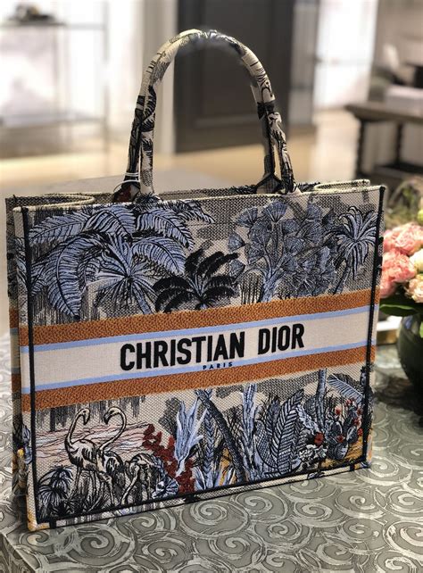 christian dior tote bag precio|christian dior tote bag colorful.